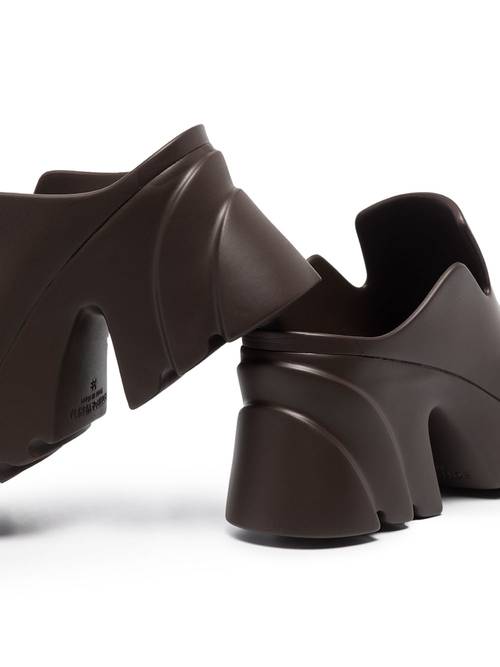 bottega venetaflash 厚底凉鞋设计细节:褐色,方头,套戴式,模压鞋床